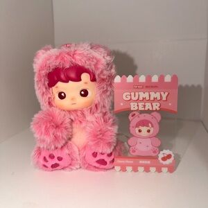 Pop Mart Hacipupu Gummy Bear - Cherry.